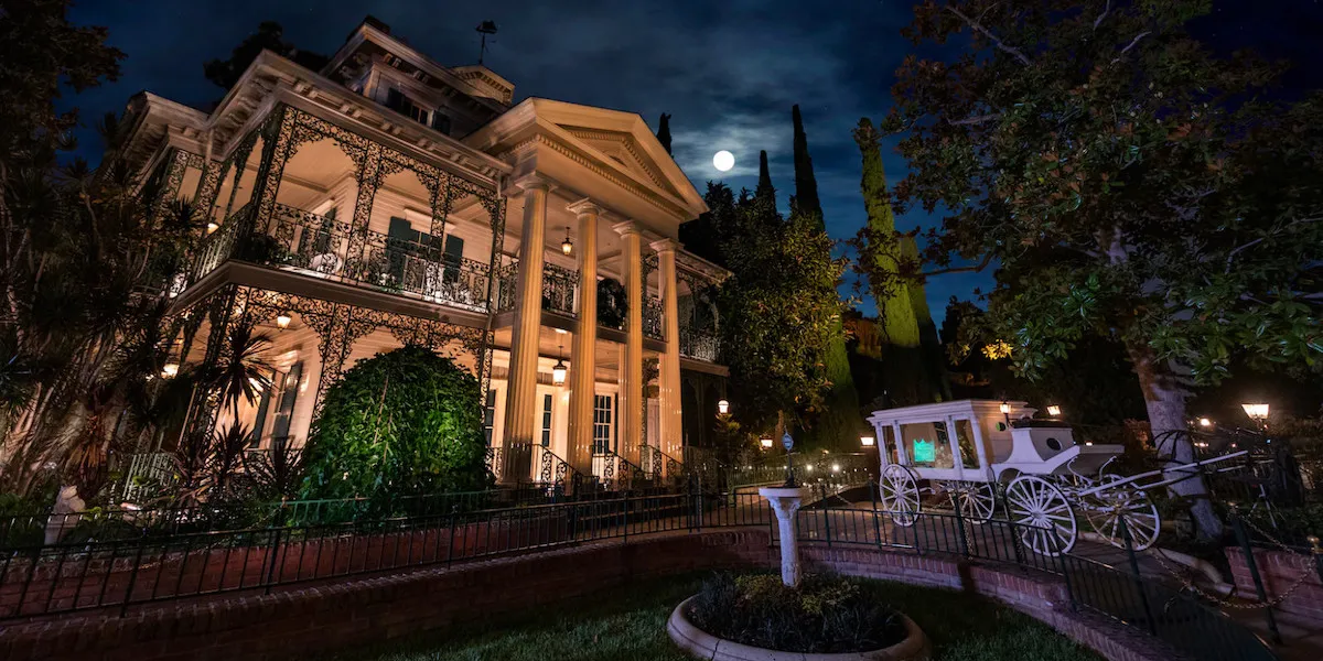 The Haunted Mansion - Disneyland